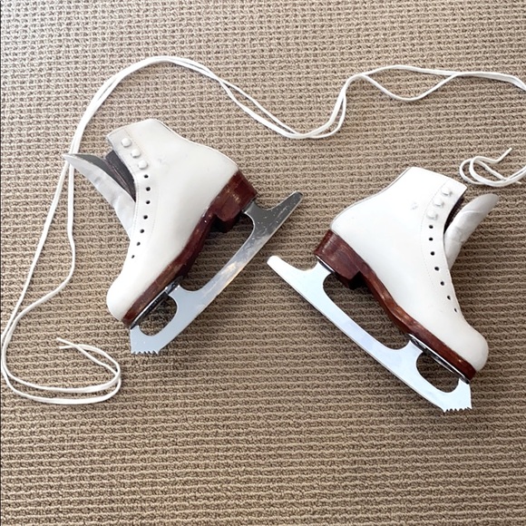 Riedel Other - RIEDELL KIDS PROFESSIONAL ICE SKATE WITH BLADE